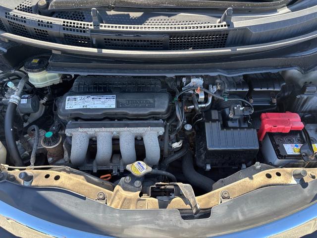 フリード Ｇ　ジャストセレクション　ＥＴＣ　バックカメラ　ナビ　ＴＶ　両側スライド・片側電動　スマートキー　電動格納ミラー　３列シート　ウォークスルー　ＣＶＴ　ＣＤ　ＤＶＤ再生　ＵＳＢ　盗難防止システム　衝突安全ボディ　ＡＢＳ　ＥＳＣ（19枚目）