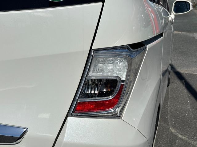 フリード Ｇ　ジャストセレクション　ＥＴＣ　バックカメラ　ナビ　ＴＶ　両側スライド・片側電動　スマートキー　電動格納ミラー　３列シート　ウォークスルー　ＣＶＴ　ＣＤ　ＤＶＤ再生　ＵＳＢ　盗難防止システム　衝突安全ボディ　ＡＢＳ　ＥＳＣ（29枚目）