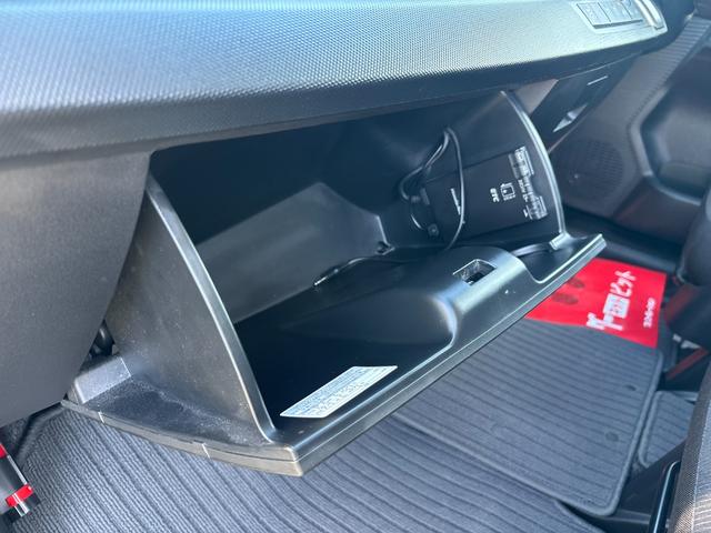 フリード Ｇ　ジャストセレクション　ＥＴＣ　バックカメラ　ナビ　ＴＶ　両側スライド・片側電動　スマートキー　電動格納ミラー　３列シート　ウォークスルー　ＣＶＴ　ＣＤ　ＤＶＤ再生　ＵＳＢ　盗難防止システム　衝突安全ボディ　ＡＢＳ　ＥＳＣ（40枚目）