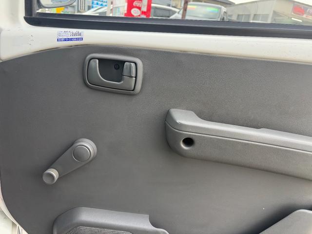 ミニキャブバン ＣＤ　軽バン　ＡＴ　両側スライドドア　アルミホイール　エアコン　運転席エアバッグ　助手席エアバッグ（32枚目）
