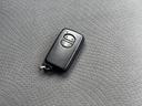 Ｌ　ハイブリッド　ＥＴＣ　バックカメラ　ナビ　ＴＶ　オートクルーズコントロール　オートライト　スマートキー　電動格納ミラー　ＣＶＴ　盗難防止システム　衝突安全ボディ　アルミホイール　ＣＤ　ＤＶＤ再生（52枚目）