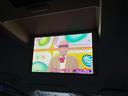 グランツ－スカイアクティブ　ナビ　ＴＶ　両側電動スライドドア　オートライト　ＨＩＤ　スマートキー　アイドリングストップ　電動格納ミラー　後席モニター　３列シート　ウォークスルー　ＡＴ　アルミホイール　ＣＤ　ＵＳＢ（9枚目）