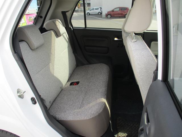 ヘッドレスト付きのリヤシート♪