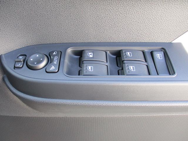 �T�C�h�~���[�̓I�[�g�i�[���ł��B