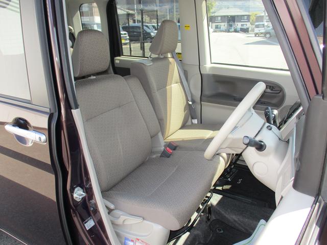 車高が高く、乗り降りしやすいです。