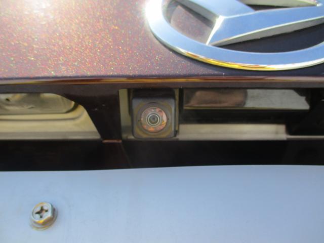 バックカメラで後方確認しやすいです。