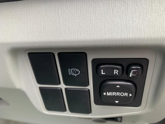 S LEDエディション デイライト付きフルエアロ シートカバー LEDライト コーナーセンサー 革巻きステアリング スマートキー 純正SDフルセグナビ 純正ビルトインETC(17枚目)