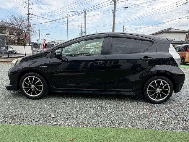 アクア Ｇ　純正ナビ・１６インチアルミホイール・アイドリングストップ・スマートキー・電動格納ミラー・オートライト・オートエアコン・Ｂｌｕｅｔｏｏｔｈ・ＥＴＣ（10枚目）