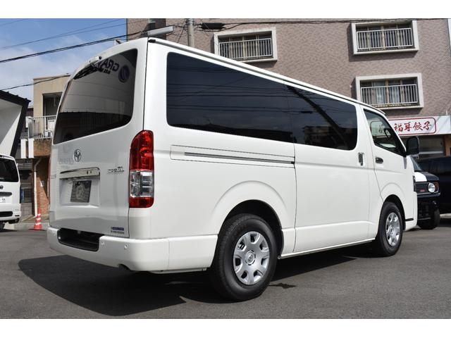 ハイエースバン スーパーＧＬ　ダークプライムＩＩ　未登録車／ディーゼル／ＬＥＤヘッドランプ／両側パワースライドドア／デジタルインナーミラー／パノラミックビューモニター／セーフティセンス／クリアランスソナー／パールホワイト／（6枚目）