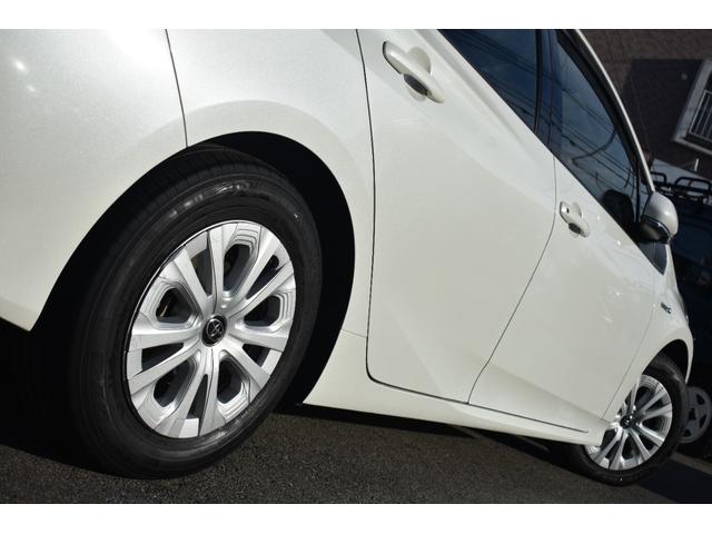 プリウス S 純正9インチナビ/フルセグTV/BTオーディオ/バックモニター/スマートキー/ビルトインETC/革巻きステアリング/LEDヘッドライト/セーフティセンス/純正15インチAW/(9枚目)