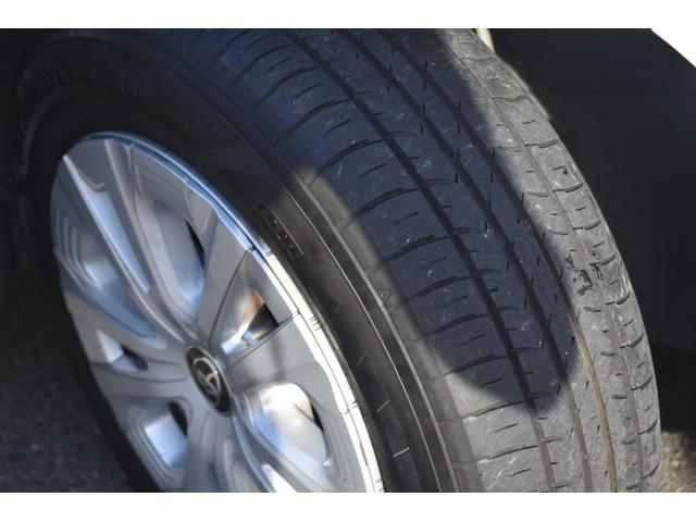 プリウス S 純正9インチナビ/フルセグTV/BTオーディオ/バックモニター/スマートキー/ビルトインETC/革巻きステアリング/LEDヘッドライト/セーフティセンス/純正15インチAW/(11枚目)