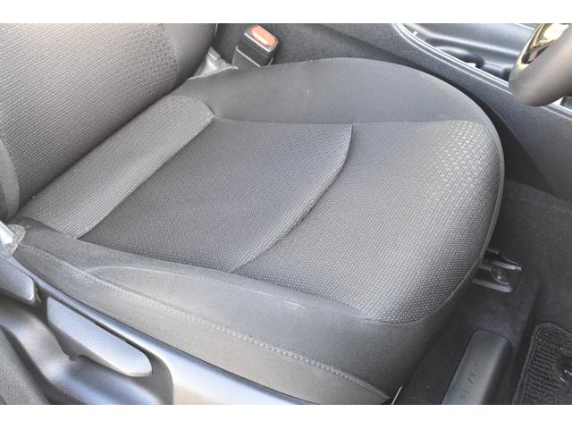 プリウス S 純正9インチナビ/フルセグTV/BTオーディオ/バックモニター/スマートキー/ビルトインETC/革巻きステアリング/LEDヘッドライト/セーフティセンス/純正15インチAW/(24枚目)