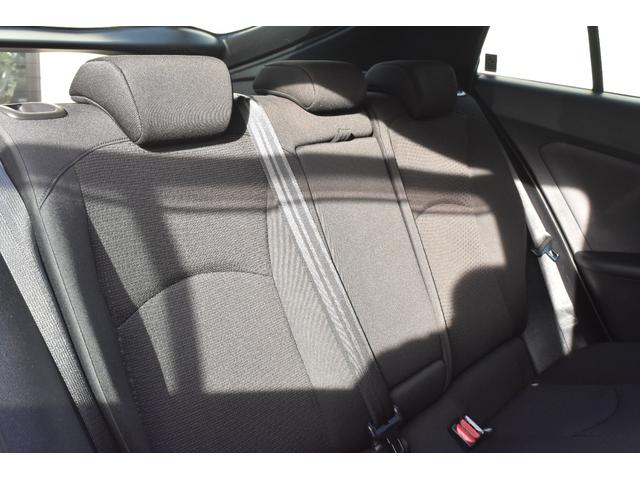 プリウス S 純正9インチナビ/フルセグTV/BTオーディオ/バックモニター/スマートキー/ビルトインETC/革巻きステアリング/LEDヘッドライト/セーフティセンス/純正15インチAW/(26枚目)