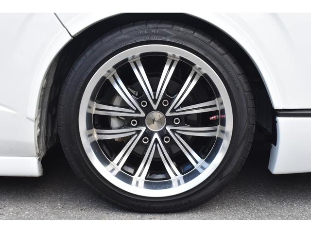 ハイエースバン スーパーＧＬ　ダークプライムＩＩ　ワンオーナー／禁煙車／イクリプスナビ／フルセグＴＶ／４１５ＣＯＢＲＡフルエアロ／２．０インチローダウン／シルクブレイズ１８ＡＷ／助手席エアバッグ／バックカメラ内蔵ジドウボウゲンミラー／小窓付き／（11枚目）