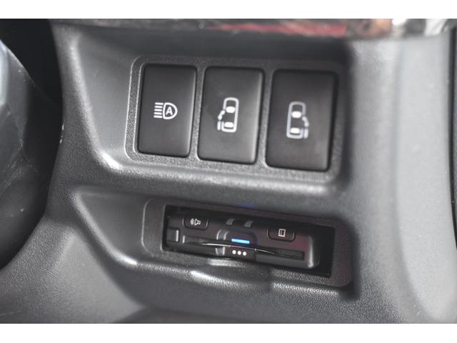 ハイエースバン スーパーＧＬ　ダークプライムＩＩ　ワンオーナー／禁煙車／イクリプスナビ／フルセグＴＶ／４１５ＣＯＢＲＡフルエアロ／２．０インチローダウン／シルクブレイズ１８ＡＷ／助手席エアバッグ／バックカメラ内蔵ジドウボウゲンミラー／小窓付き／（25枚目）