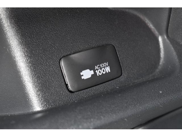 ハイエースバン スーパーＧＬ　ダークプライムＩＩ　ワンオーナー／禁煙車／イクリプスナビ／フルセグＴＶ／４１５ＣＯＢＲＡフルエアロ／２．０インチローダウン／シルクブレイズ１８ＡＷ／助手席エアバッグ／バックカメラ内蔵ジドウボウゲンミラー／小窓付き／（26枚目）