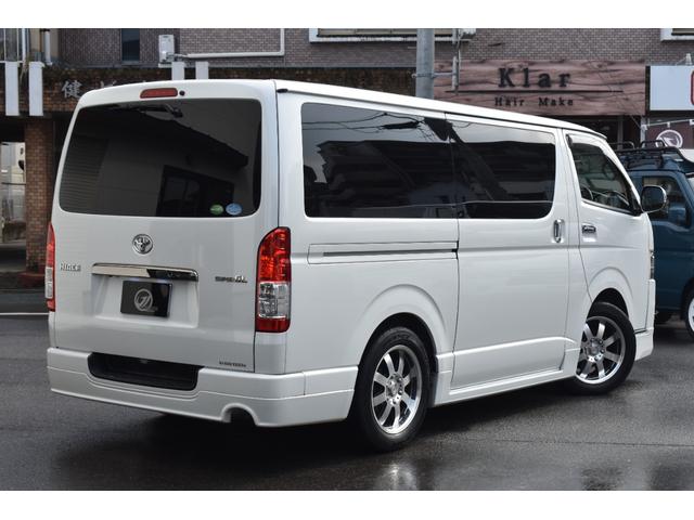 ハイエースバン スーパーＧＬ　ダークプライムＩＩ　ワンオーナー／パナソニックナビ／フルセグ／Ｂカメラ／両側パワースライドドア／モデリスタフルエアロ／１．５インチローダウン／ファブレス１７インチＡＷ／ＥＴＣ／スマートキー／セーフティセンス／（6枚目）