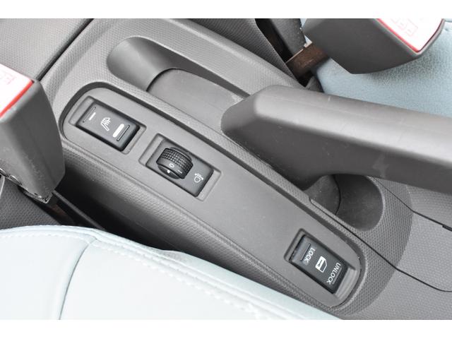 マイクラＣ＋Ｃ ベースグレード　女性ワンオーナー／禁煙車／キーレス／ハーフレザーシート／本革巻きステアリング／シートヒーター／電動オープン／純正ナビ／地デジＴＶ／社外デジタルインナーミラー／シートヒーター／点検整備記録簿（25枚目）