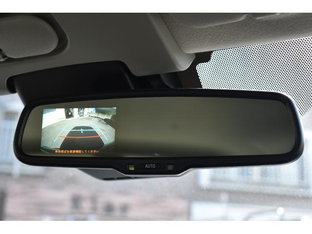 �^�]�ȃV�[�g�q�[�^�[�ƃo�b�N�J���������~���[�̓��[�J�[�I�v�V�����ƂȂ�܂��I�o�b�N�~���[�����J�����̉f�����i�r��f�B�X�v���C�I�[�f�B�I�։f���o�����Ƃ��\�ł��I