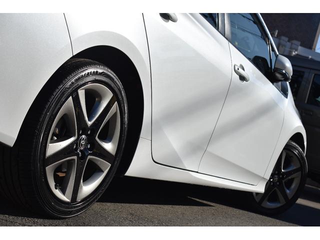 プリウス Ｓツーリングセレクション　後期モデル／ユーザー様買取車／スマートキー／純正９インチナビ／フルセグＴＶ／パノラマモニター／ＢＴオーディオ／ＬＥＤヘッドライト・フォグ／ソフトレザーシート／シートヒーター／純正１７ＡＷ／ＡＣ１００Ｖ（9枚目）