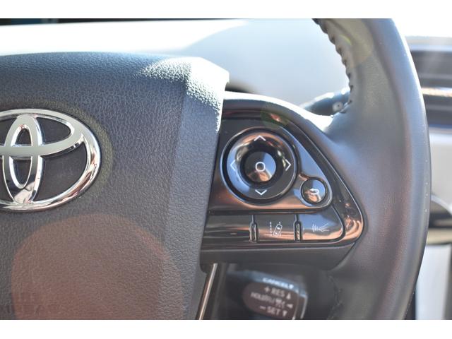 プリウス Ｓツーリングセレクション　後期モデル／ユーザー様買取車／スマートキー／純正９インチナビ／フルセグＴＶ／パノラマモニター／ＢＴオーディオ／ＬＥＤヘッドライト・フォグ／ソフトレザーシート／シートヒーター／純正１７ＡＷ／ＡＣ１００Ｖ（25枚目）