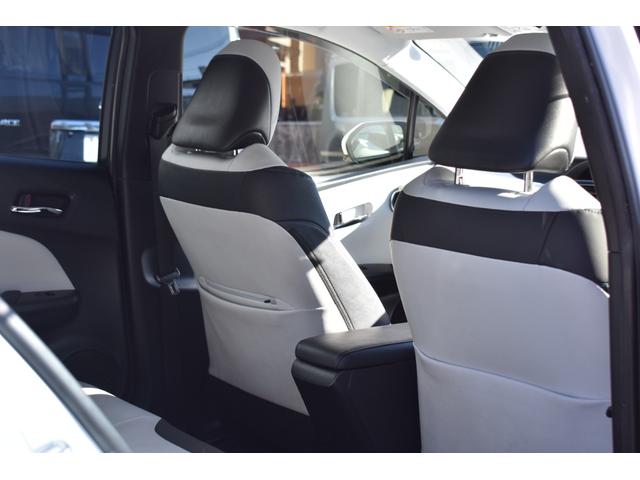 プリウス Ｓツーリングセレクション　後期モデル／ユーザー様買取車／スマートキー／純正９インチナビ／フルセグＴＶ／パノラマモニター／ＢＴオーディオ／ＬＥＤヘッドライト・フォグ／ソフトレザーシート／シートヒーター／純正１７ＡＷ／ＡＣ１００Ｖ（28枚目）