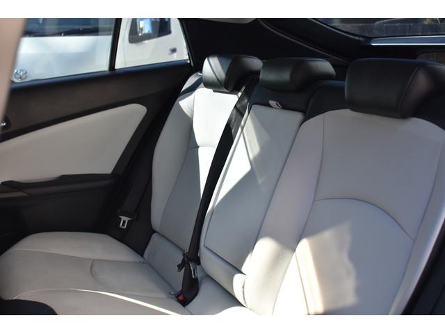 プリウス Ｓツーリングセレクション　後期モデル／ユーザー様買取車／スマートキー／純正９インチナビ／フルセグＴＶ／パノラマモニター／ＢＴオーディオ／ＬＥＤヘッドライト・フォグ／ソフトレザーシート／シートヒーター／純正１７ＡＷ／ＡＣ１００Ｖ（33枚目）