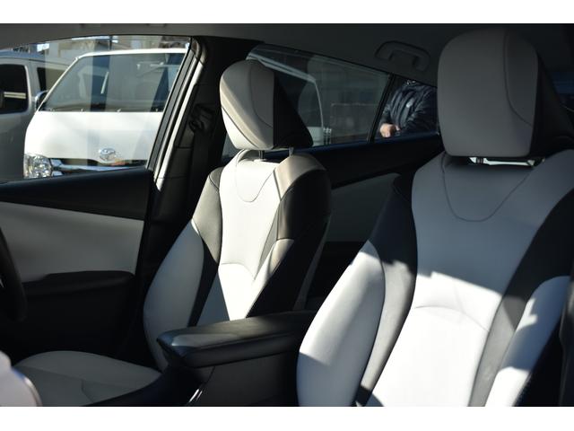 プリウス Ｓツーリングセレクション　後期モデル／ユーザー様買取車／スマートキー／純正９インチナビ／フルセグＴＶ／パノラマモニター／ＢＴオーディオ／ＬＥＤヘッドライト・フォグ／ソフトレザーシート／シートヒーター／純正１７ＡＷ／ＡＣ１００Ｖ（35枚目）