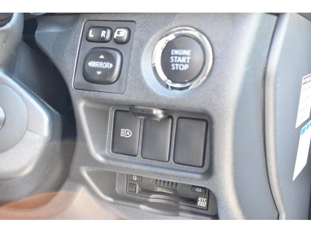 ハイエースバン スーパーGL ダークプライムII ユーザー様買取車/ワンオーナー/禁煙車/ワイドボディ/ディーゼルターボ/ミドルルーフ/パンテーラセキュリティ/純正ナビ・TV/パノラミックビューモニター/前後型ドライブレコーダー/ハーフレザーシート/(21枚目)