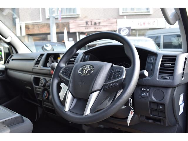 ハイエースバン ロングＤＸ　未登録新車／９型ＤＸ白黒パッケージ／４１５ＣＯＢＲＡＦリップ・ボンネット・Ｒスポイラー／３．０インチローダウン／ＳＳＲ１７インチＡＷ／ホワイトレターバンタイヤ／グリル・エンブレム塗装／ＬＥＤヘッド／（15枚目）