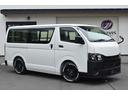 ハイエースバン ロングＤＸ　未登録新車／ＥＳＳＥＸボンネット・フロントリップ・１６インチＡＷ／２．０インチローダウン／ＰＡＲＡＤＡホワイトレタータイヤ／パーツ新品取付／ＬＥＤヘッドライト／パノラマモニター／イージークローザー（2枚目）