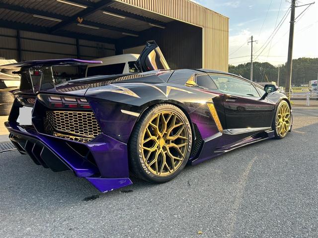 アヴェンタドール ＬＰ７００－４ロードスター　Ｄ車外装　パープルグラデーションオールペンエキゾテック可変ストレートマフラーＶＯＳＳＥＮ　ホイールＳＶ仕様ファイティングスターエアロ内装張り替えカーボンパーツ使用（2枚目）