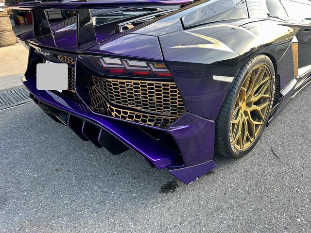 アヴェンタドール ＬＰ７００－４ロードスター　Ｄ車外装　パープルグラデーションオールペンエキゾテック可変ストレートマフラーＶＯＳＳＥＮ　ホイールＳＶ仕様ファイティングスターエアロ内装張り替えカーボンパーツ使用（13枚目）