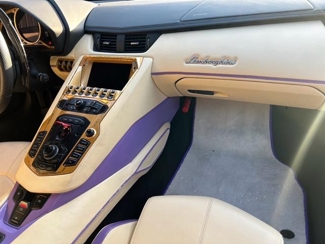 アヴェンタドール ＬＰ７００－４ロードスター　Ｄ車外装　パープルグラデーションオールペンエキゾテック可変ストレートマフラーＶＯＳＳＥＮ　ホイールＳＶ仕様ファイティングスターエアロ内装張り替えカーボンパーツ使用（23枚目）
