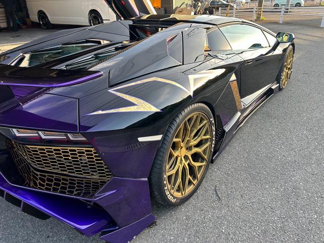 アヴェンタドール ＬＰ７００－４ロードスター　Ｄ車外装　パープルグラデーションオールペンエキゾテック可変ストレートマフラーＶＯＳＳＥＮ　ホイールＳＶ仕様ファイティングスターエアロ内装張り替えカーボンパーツ使用（30枚目）