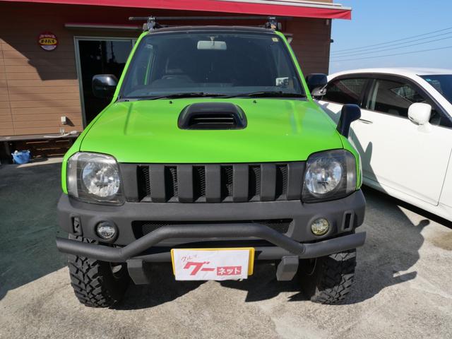 ジムニー ランドベンチャー　リフトアップ　ＦＲバンパー　ブッシュガード　社外１６インチアルミホイール　ＭＯＭＯステアリング　キーレスエントリー　社外マフラー　ナビ　レカロシート（3枚目）
