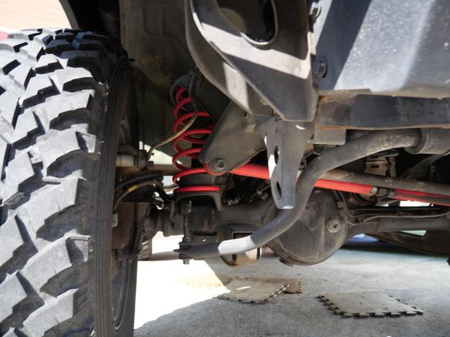 ジムニー ランドベンチャー　リフトアップ　ＦＲバンパー　ブッシュガード　社外１６インチアルミホイール　ＭＯＭＯステアリング　キーレスエントリー　社外マフラー　ナビ　レカロシート（9枚目）