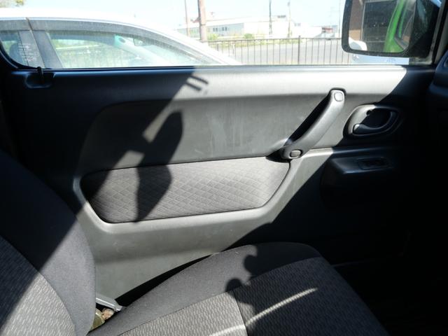 ジムニー ランドベンチャー　リフトアップ　ＦＲバンパー　ブッシュガード　社外１６インチアルミホイール　ＭＯＭＯステアリング　キーレスエントリー　社外マフラー　ナビ　レカロシート（15枚目）