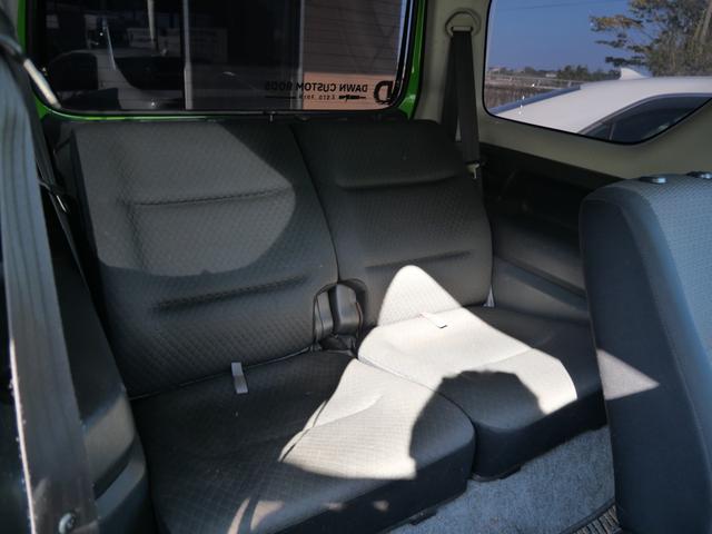 ジムニー ランドベンチャー　リフトアップ　ＦＲバンパー　ブッシュガード　社外１６インチアルミホイール　ＭＯＭＯステアリング　キーレスエントリー　社外マフラー　ナビ　レカロシート（17枚目）