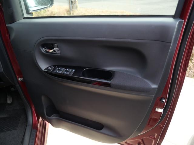 タント カスタムＸ　左側電動スライドドア　スマートキー　プッシュスタート　ナビ　フルセグ　オートエアコン　エコアイドル搭載車　電動格納ミラー（12枚目）