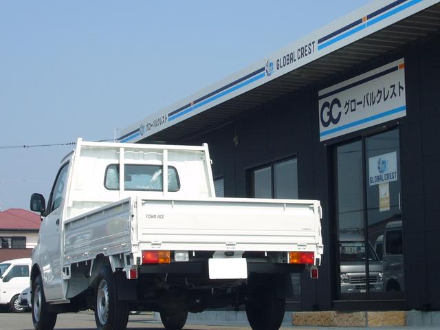 タウンエーストラック ＤＸ　Ｘエディション　オートマ　衝突被害軽減システム　車線逸脱警報　先行車発進お知らせ機能　オートハイビーム　アイドリングストップ　オートＬＥＤヘッドライト　キーレス　リモコンミラー　カラードバンパー　テールゲートチェーン（50枚目）