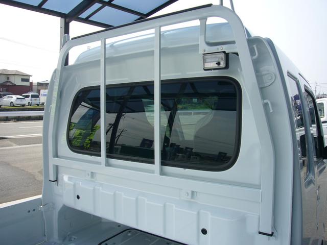 スーパーキャリイ Ｘ　４速オートマ　４ＷＤ　新品ナビ　ワンセグＴＶ　Ｂｔオーディオ　セーティサポート　前後誤発進抑制機能　車線逸脱警報　発進お知らせ機能　キーレス　オートライト　フォグランプ　オーバーヘッドシェルフ（19枚目）