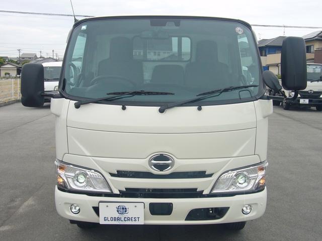 デュトロ 　全低床　３ｔ　６速　インナールームミラー　バックカメラ　自動被害軽減ブレーキ　車線逸脱警報　パーキングセンサー　カラーインフォメーションモニター　オートＬＥＤヘッドライト　フォグランプ　電動ミラー（16枚目）