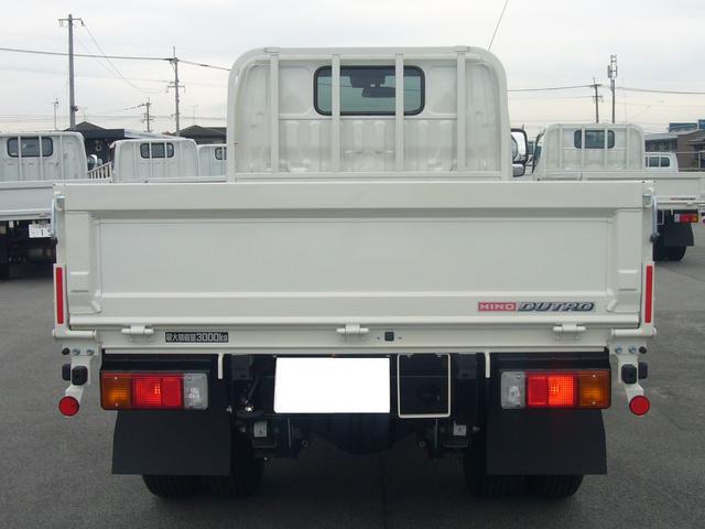 デュトロ 　全低床　３ｔ　６速　インナールームミラー　バックカメラ　自動被害軽減ブレーキ　車線逸脱警報　パーキングセンサー　カラーインフォメーションモニター　オートＬＥＤヘッドライト　フォグランプ　電動ミラー（17枚目）