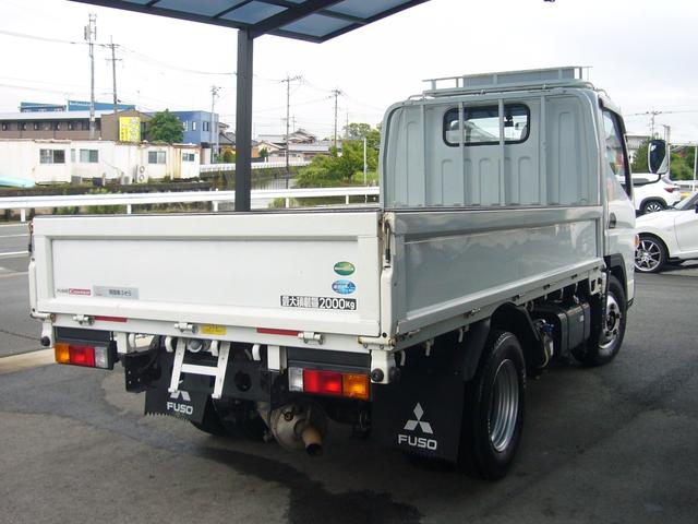 キャンター 全低床　２ｔ　５速　ナビ　ワンセグＴＶ　Ｂｔオーディオ　ＥＴＣ　自動被害軽減ブレーキ　車線逸脱警報　横滑り防止装置　インフォメーションモニター　電動ミラー　アームレスト　オーバーヘッドシェルフ　キーレス（6枚目）