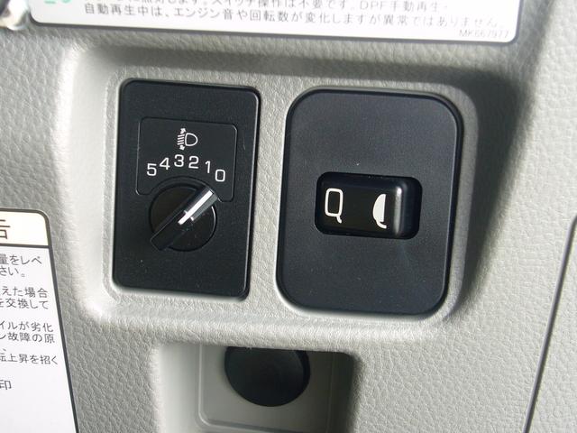キャンター 全低床　トラック　レーンアシスト　ドライブレコーダー　ＥＴＣ　ＥＳＣ　エアコン　パワーウィンドウ　運転席エアバッグ　自動被害軽減ブレーキ　車線逸脱警報　横滑り防止装置　スタッドレスタイヤ　ビニールシートカバー（27枚目）