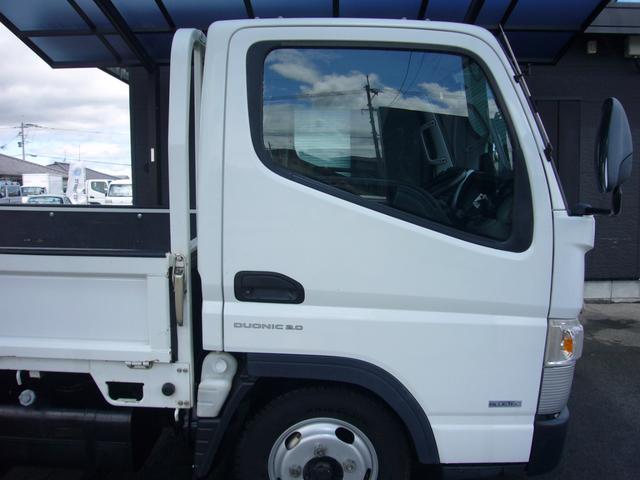キャンター 全低床　ＥＴＣ　キーレス　自動被害軽減ブレーキ　車線逸脱警報　横滑り防止装置　アームレスト　センターコンソール　オーバーヘッドシェルフ　電動ミラー　エアコン　ビニールシートカバー　スタッドレスタイヤ（15枚目）