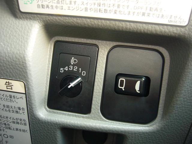 キャンター 全低床　ＥＴＣ　キーレス　自動被害軽減ブレーキ　車線逸脱警報　横滑り防止装置　アームレスト　センターコンソール　オーバーヘッドシェルフ　電動ミラー　エアコン　ビニールシートカバー　スタッドレスタイヤ（23枚目）