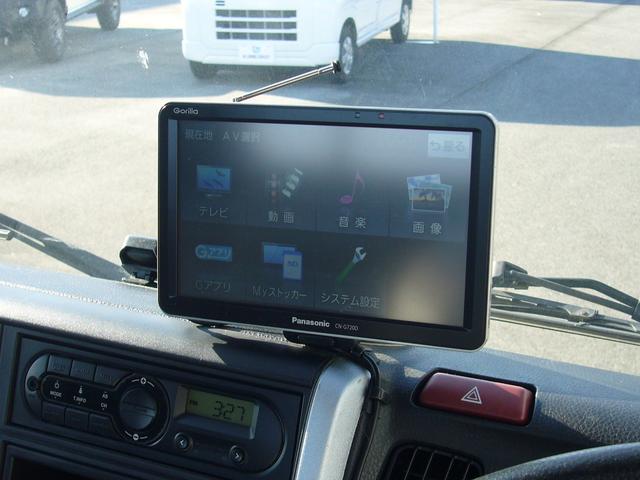 キャンター 全低床　１．５ｔ　オートマ　ポータブルナビ　ＦＭＡＭラジオ　ＥＴＣ　インフォモニター　自動被害軽減ブレーキ　車線逸脱警報　横滑り防止装置　坂道発進補助装置　アームレスト　車幅灯　荷台鉄板張り・新塗装済み（16枚目）