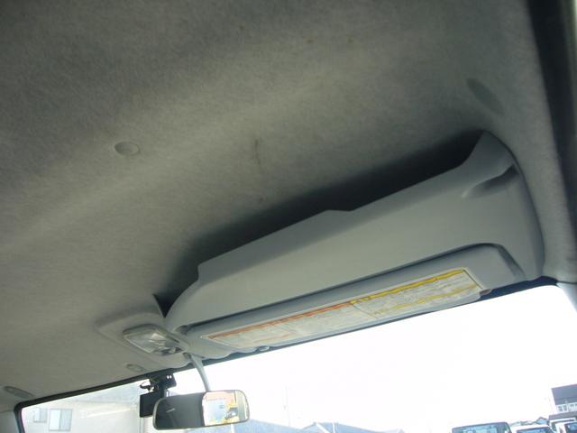 キャンター 全低床　１．５ｔ　オートマ　ポータブルナビ　ＦＭＡＭラジオ　ＥＴＣ　インフォモニター　自動被害軽減ブレーキ　車線逸脱警報　横滑り防止装置　坂道発進補助装置　アームレスト　車幅灯　荷台鉄板張り・新塗装済み（17枚目）